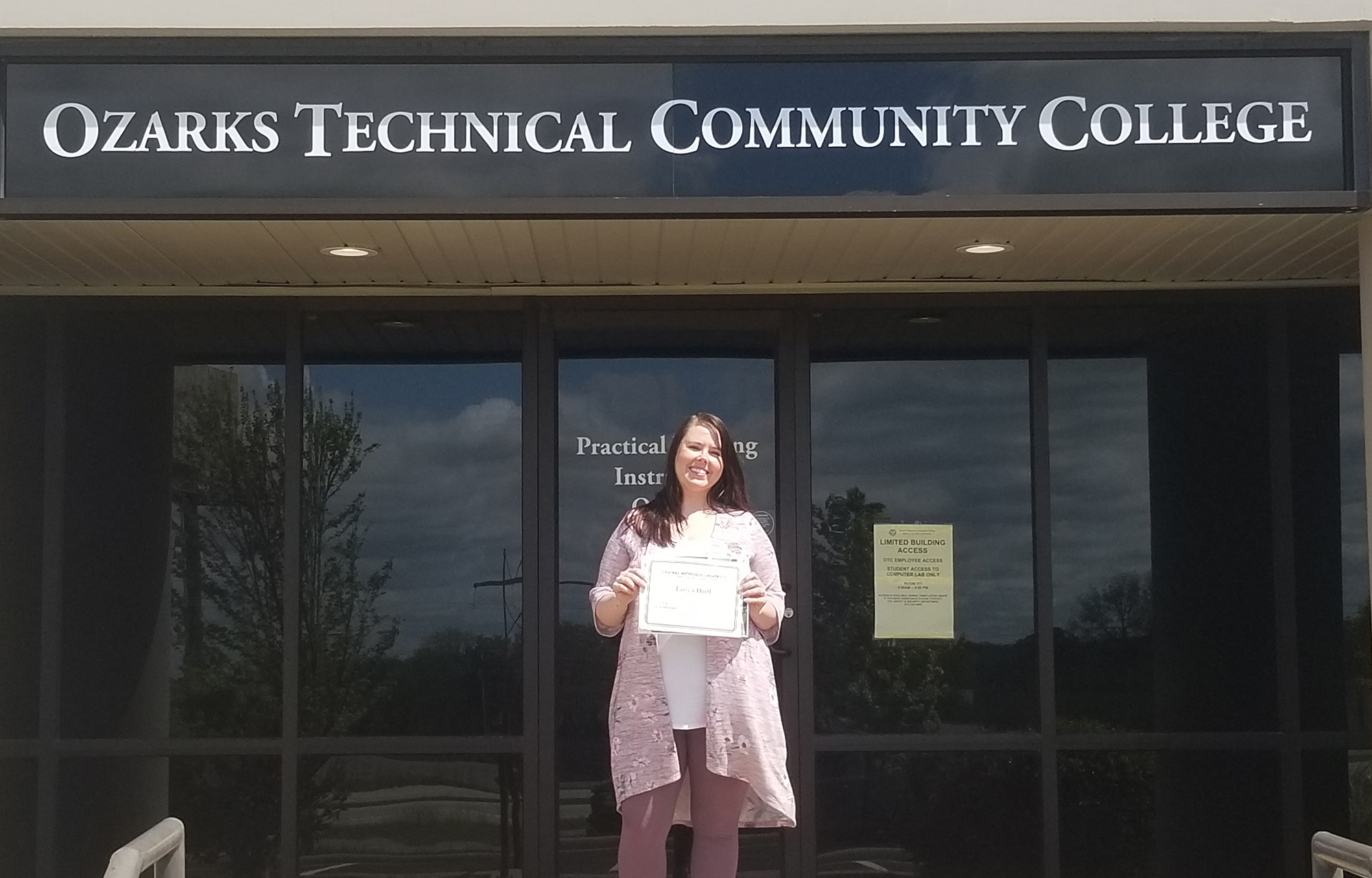 Tanya Huff with scholarship award