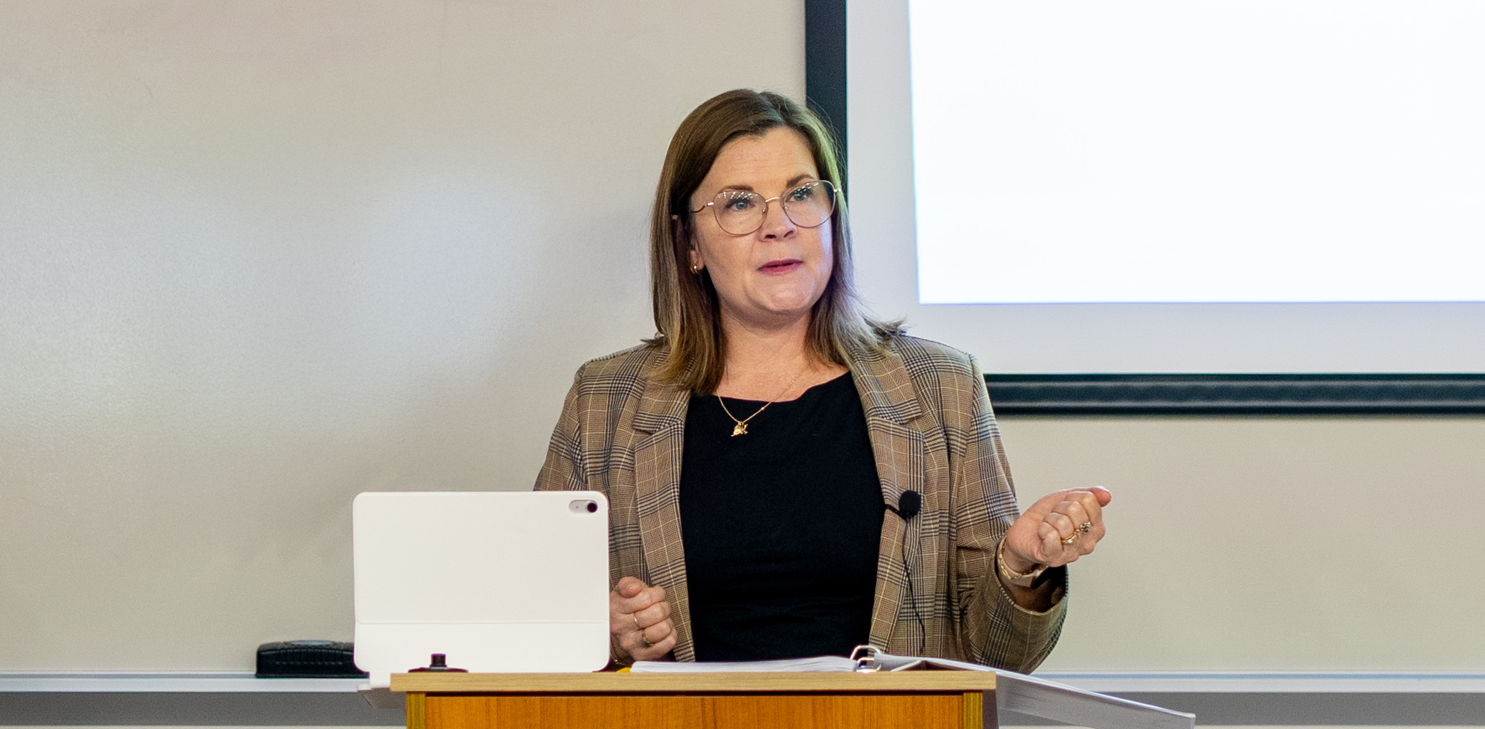 Judge Burks speaks to CMU audience