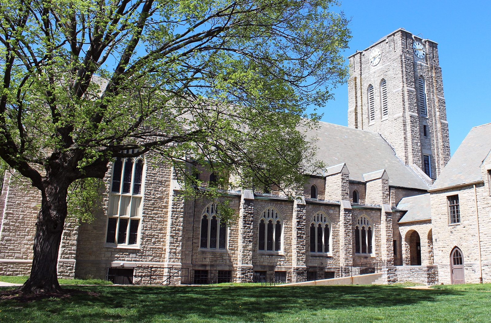 Linn UMC outside